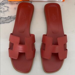 Hermes NWT Orange Brulee Oran Sandals Sz 39